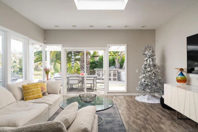 7026 Estrella De Mar Rd, Carlsbad, CA 92009