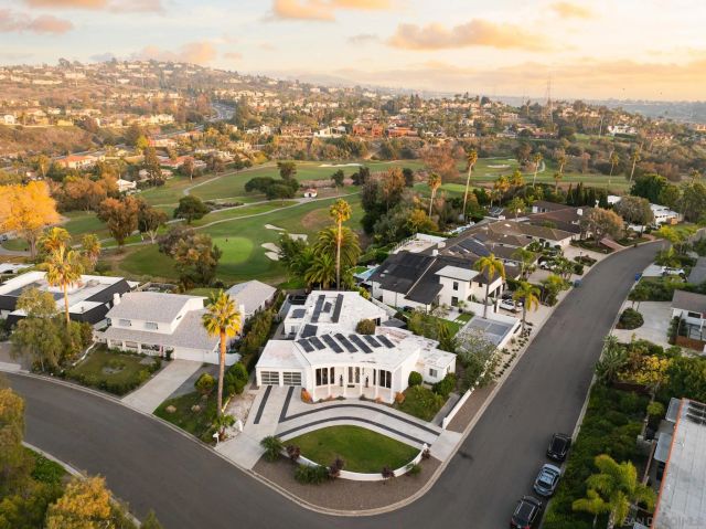 7026 Estrella De Mar Rd, Carlsbad, CA 92009