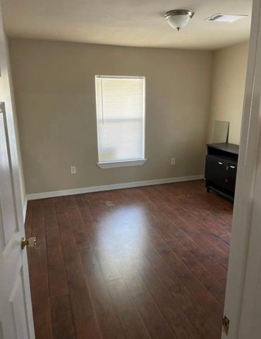 2704 Campbell Street, Houston, TX 77026