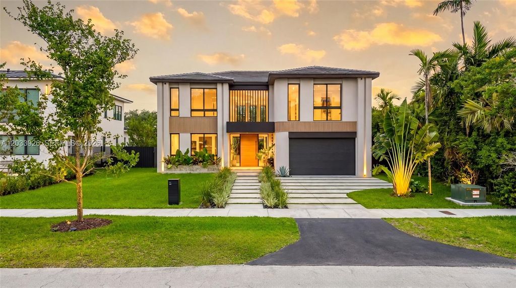 5854 SW 30th St, Miami, FL 33155