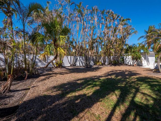 611 HIBISCUS WAY, Longboat Key, FL 34228