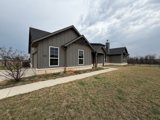 1035 Northern Oaks Court, Springtown, TX 76082
