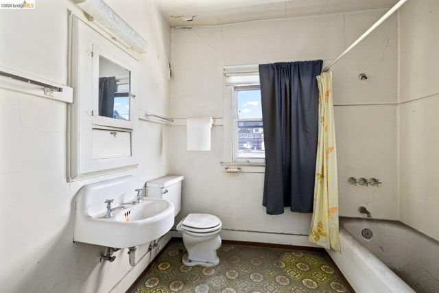 3101 San Pablo Ave, Berkeley, CA 94702