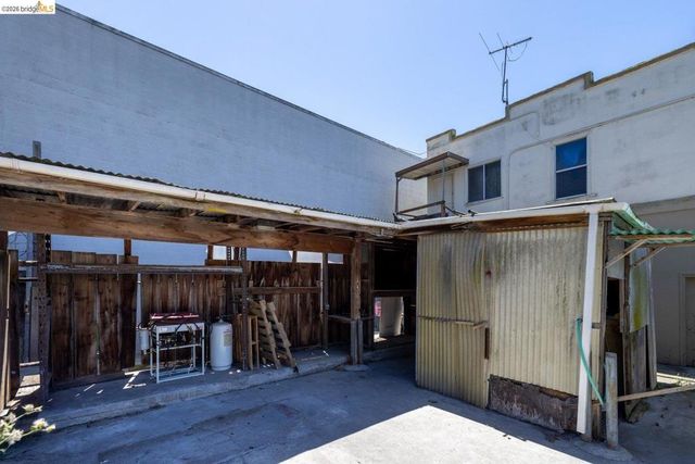 3101 San Pablo Ave, Berkeley, CA 94702
