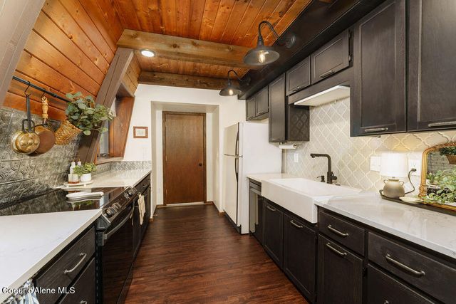 9716 N Baack RD, Hayden, ID 83835