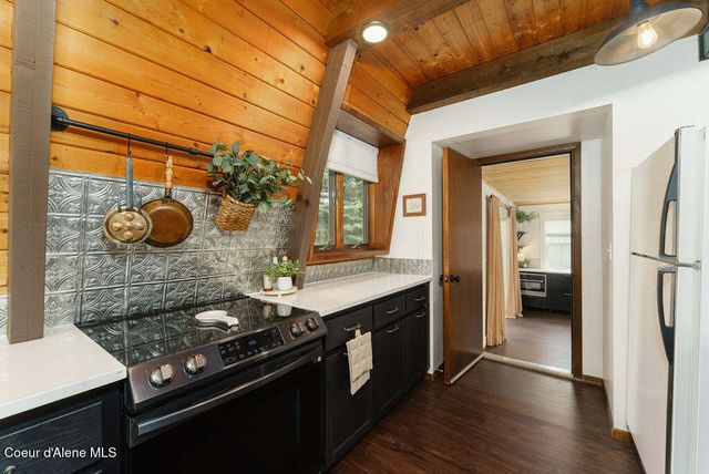 9716 N Baack RD, Hayden, ID 83835
