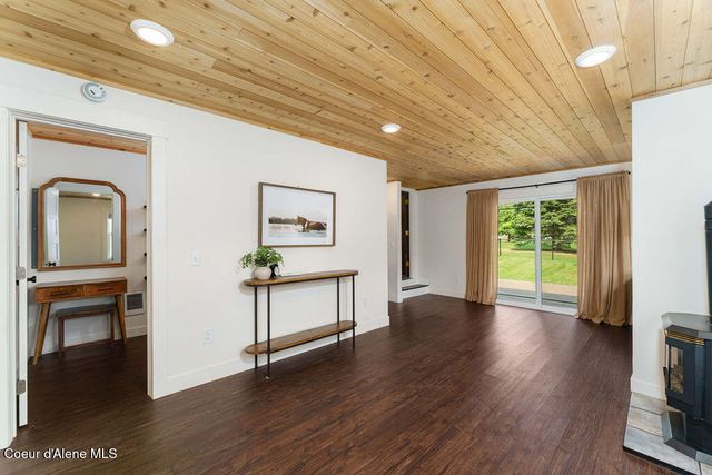 9716 N Baack RD, Hayden, ID 83835