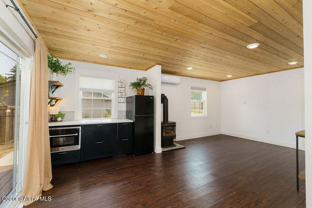 9716 N Baack RD, Hayden, ID 83835