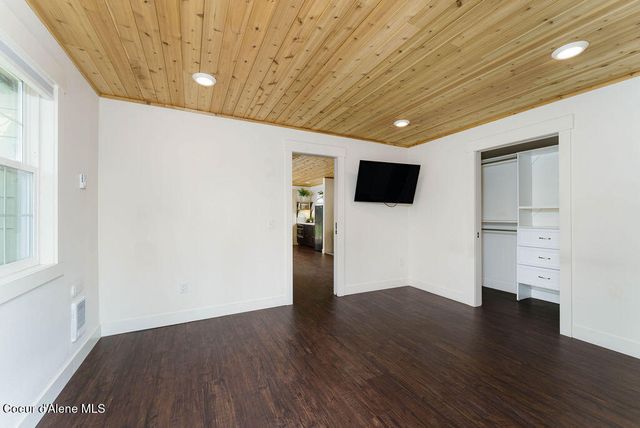 9716 N Baack RD, Hayden, ID 83835