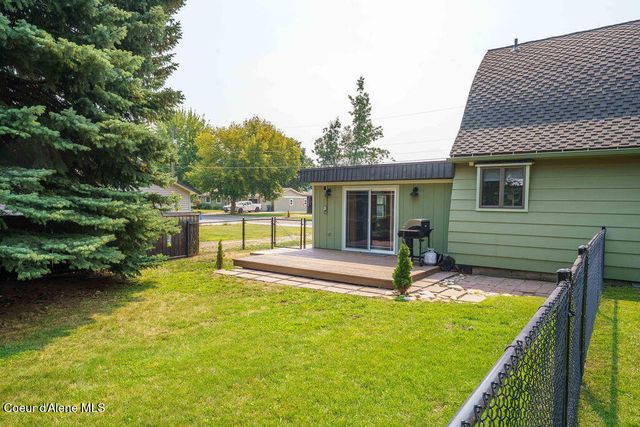 9716 N Baack RD, Hayden, ID 83835