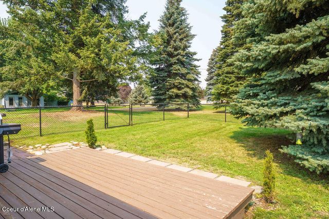 9716 N Baack RD, Hayden, ID 83835