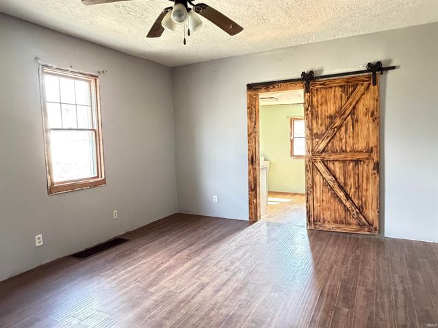 1018 E 8th Street, Veedersburg, IN 47987