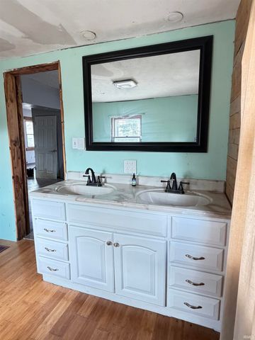 1018 E 8th Street, Veedersburg, IN 47987