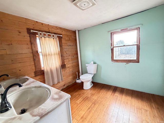 1018 E 8th Street, Veedersburg, IN 47987