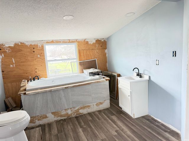 1018 E 8th Street, Veedersburg, IN 47987