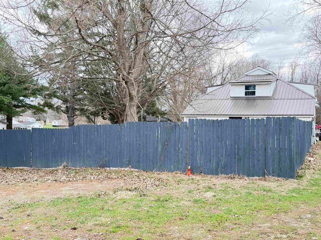 1018 E 8th Street, Veedersburg, IN 47987