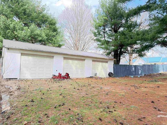 1018 E 8th Street, Veedersburg, IN 47987