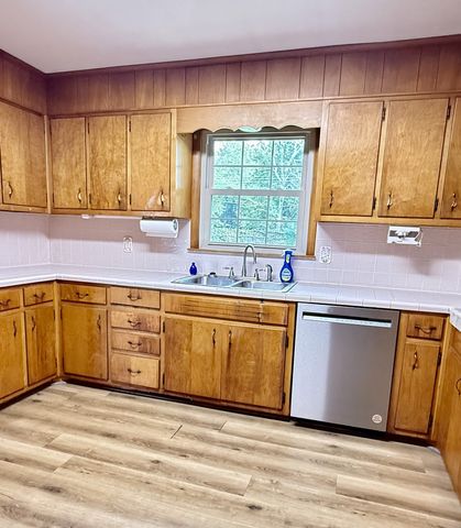 2124 Ovoca Rd, Tullahoma, TN 37388