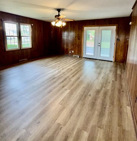 2124 Ovoca Rd, Tullahoma, TN 37388