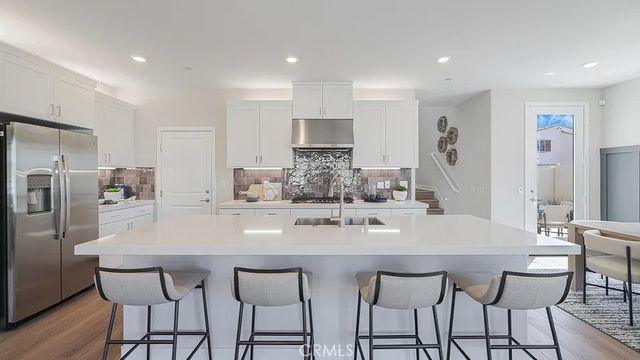 2164 Aneto Way, Santa Paula, CA 93060