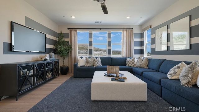 2164 Aneto Way, Santa Paula, CA 93060