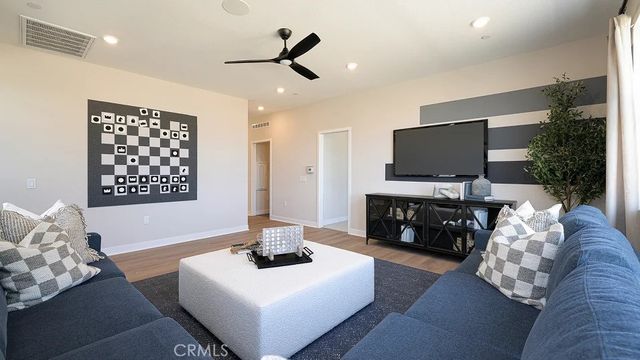 2164 Aneto Way, Santa Paula, CA 93060