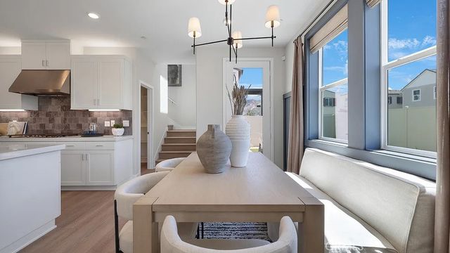 2164 Aneto Way, Santa Paula, CA 93060