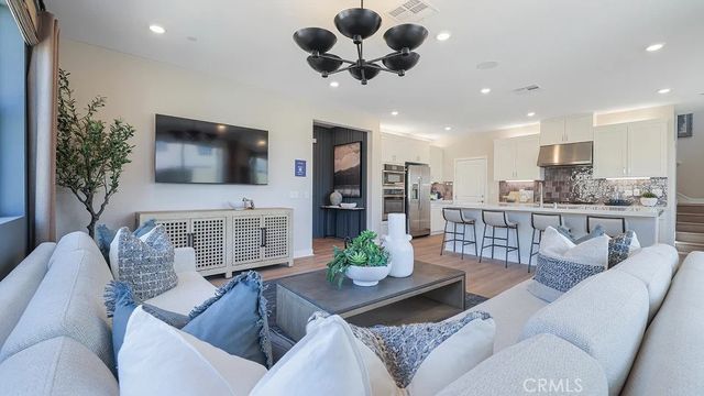 2164 Aneto Way, Santa Paula, CA 93060