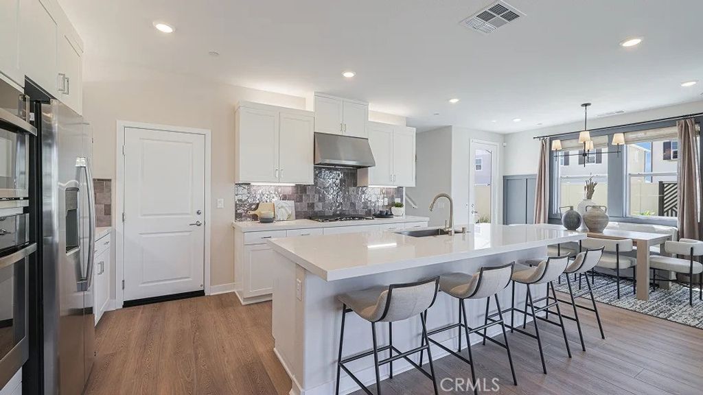 2164 Aneto Way, Santa Paula, CA 93060