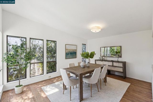 39 Saint Stephens Dr, Orinda, CA 94563