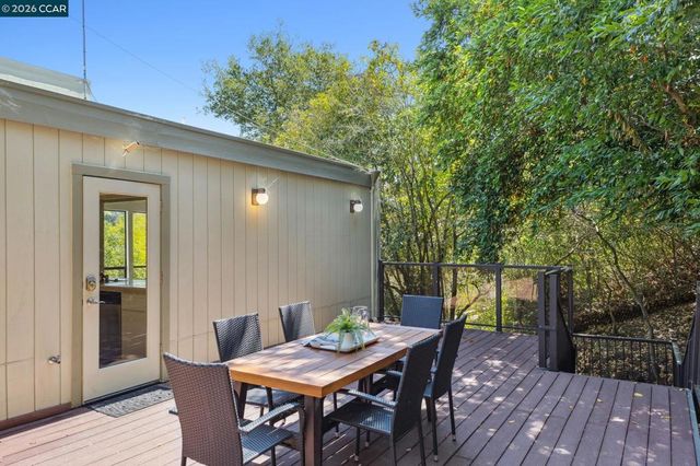 39 Saint Stephens Dr, Orinda, CA 94563
