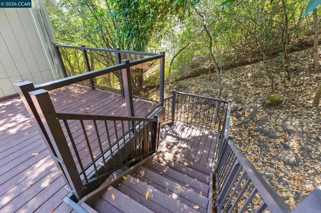 39 Saint Stephens Dr, Orinda, CA 94563