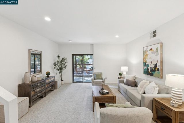 39 Saint Stephens Dr, Orinda, CA 94563