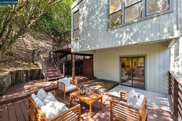 39 Saint Stephens Dr, Orinda, CA 94563