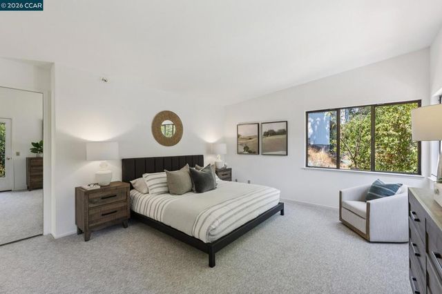 39 Saint Stephens Dr, Orinda, CA 94563