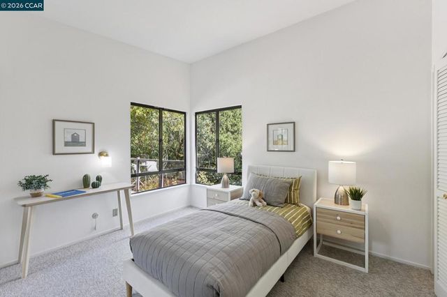 39 Saint Stephens Dr, Orinda, CA 94563