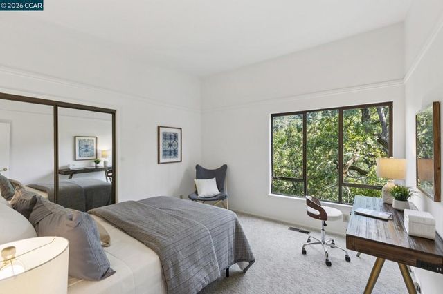 39 Saint Stephens Dr, Orinda, CA 94563