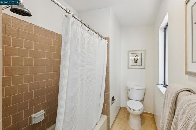 39 Saint Stephens Dr, Orinda, CA 94563