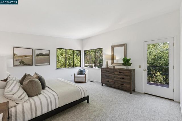 39 Saint Stephens Dr, Orinda, CA 94563