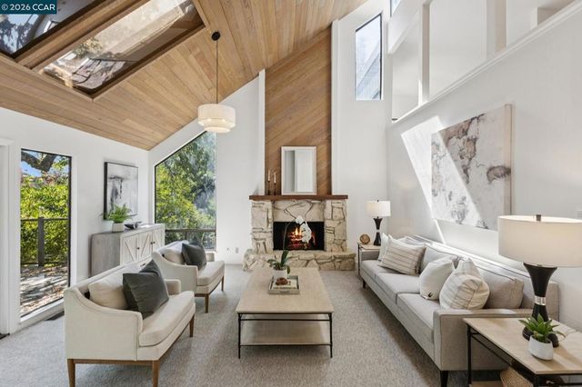 39 Saint Stephens Dr, Orinda, CA 94563