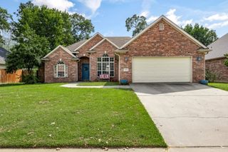 4412 W Arlington Drive, Rogers, AR 72758