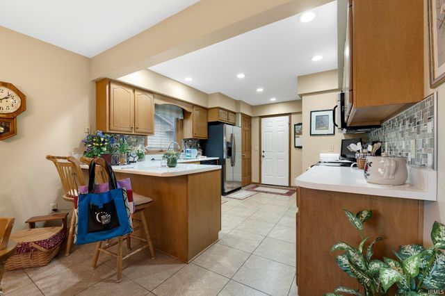 1114 Packard PL Place, Auburn, IN 46706