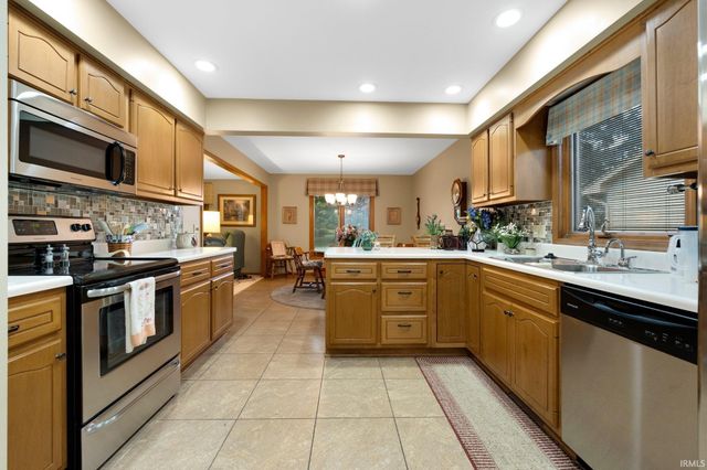 1114 Packard PL Place, Auburn, IN 46706