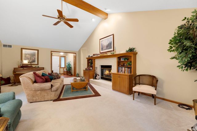 1114 Packard PL Place, Auburn, IN 46706