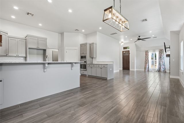 101 Woodview Lane, Sapulpa, OK 74066