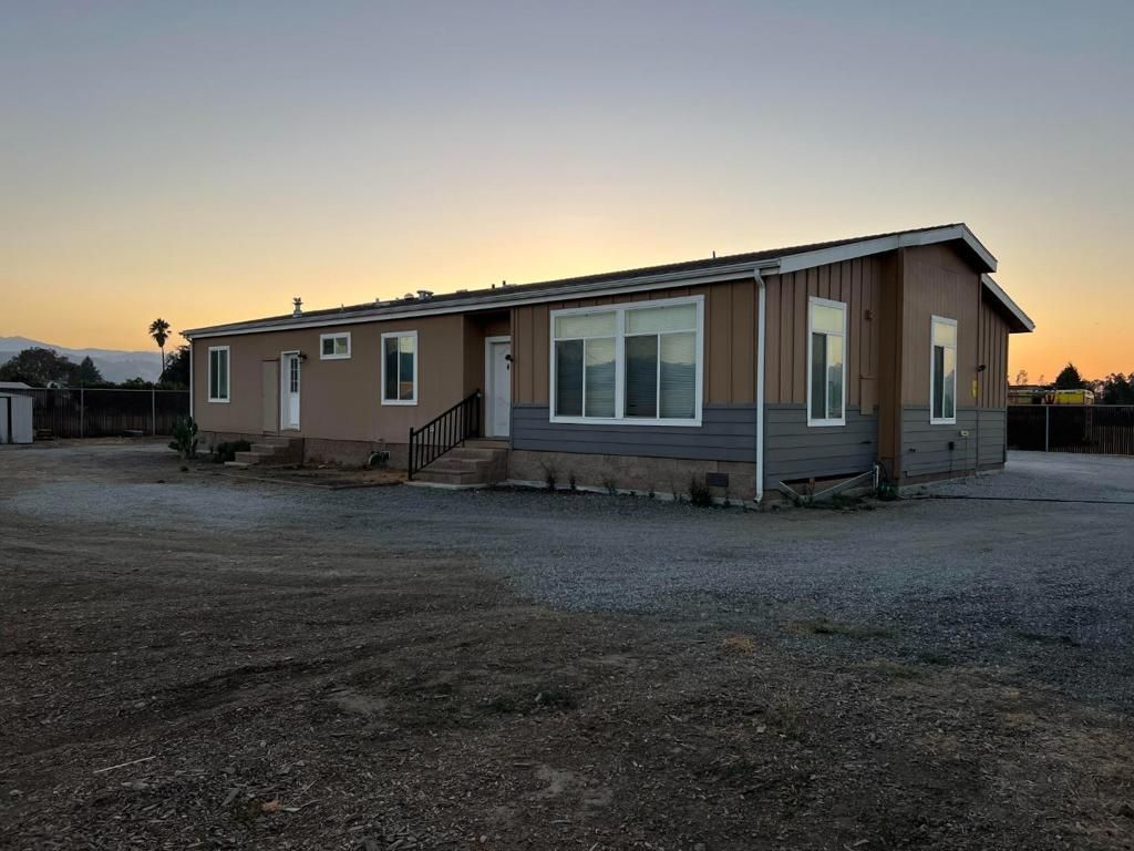 25 Kalana Avenue, Morgan Hill, CA 95037