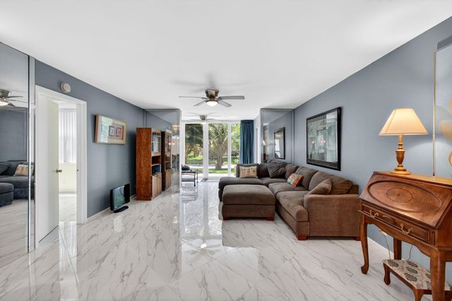 18 Willowbrook Lane 103, Delray Beach, FL 33446