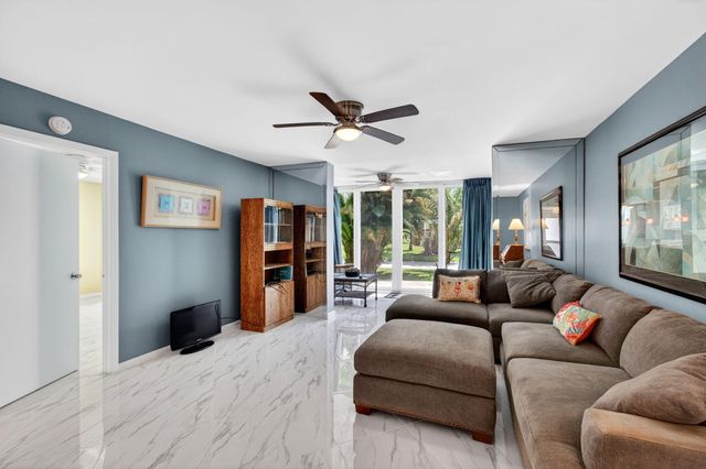 18 Willowbrook Lane 103, Delray Beach, FL 33446