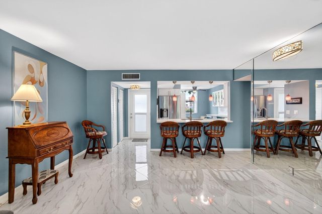 18 Willowbrook Lane 103, Delray Beach, FL 33446