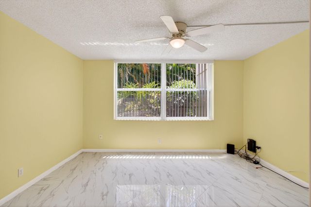 18 Willowbrook Lane 103, Delray Beach, FL 33446